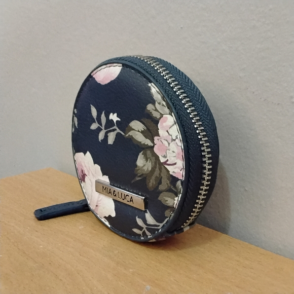 MIA & LUCAS Navy Floral Round Zip Coin Pouch – Like New - Picture 2 of 12